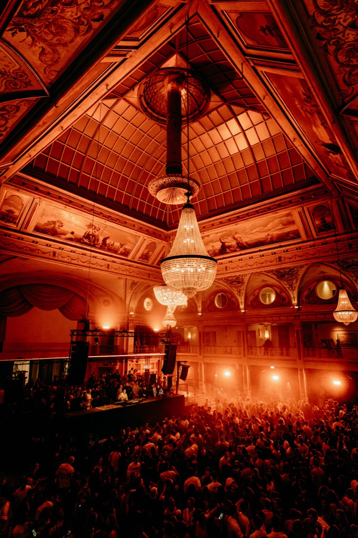 The glass dome of the Kurzaal above the crowd