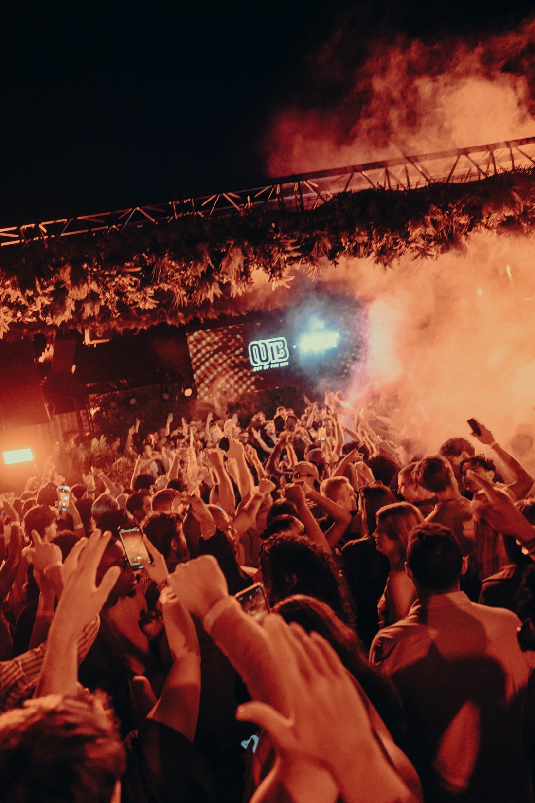 Later aan Zee, Bloemendaal — crowd during the Out of the Box beach party